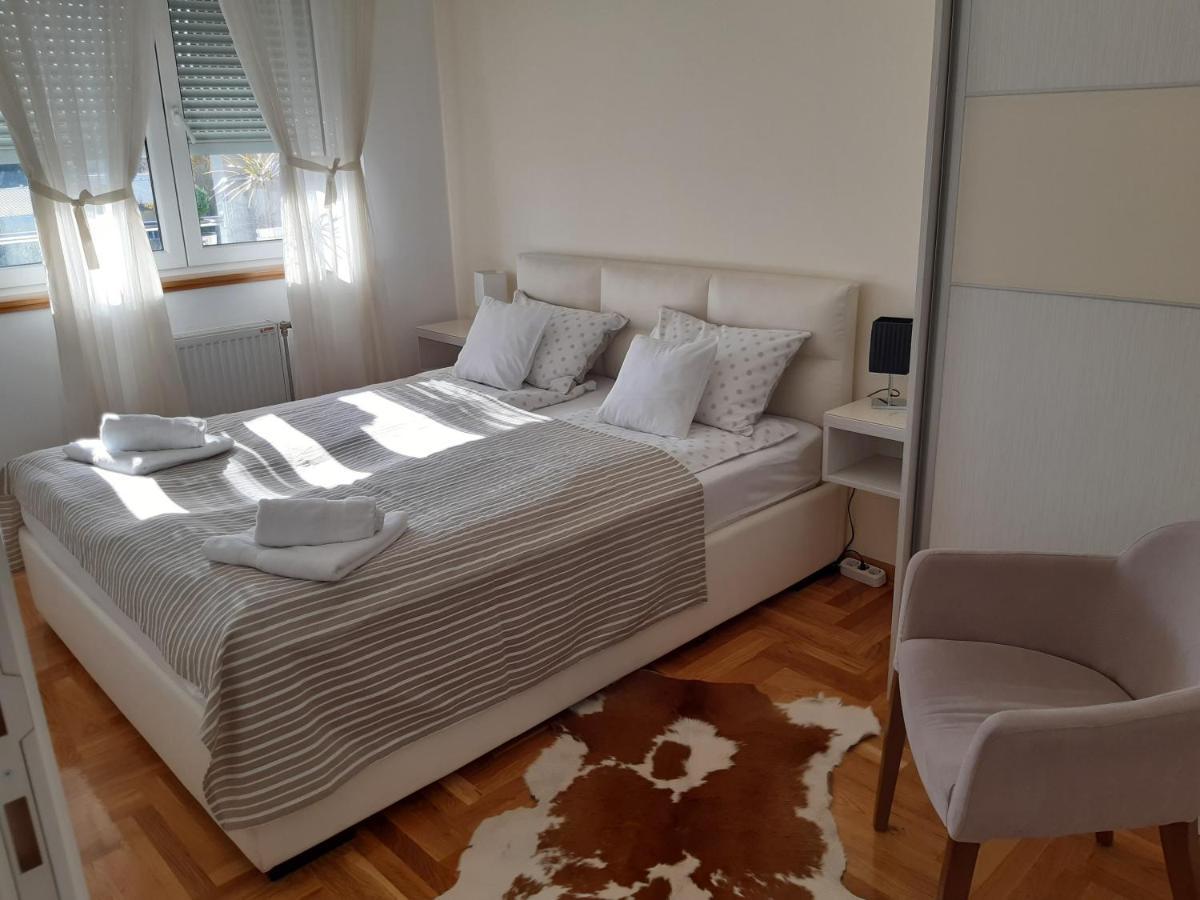 Apartment Rosa โนวีซาด ภายนอก รูปภาพ