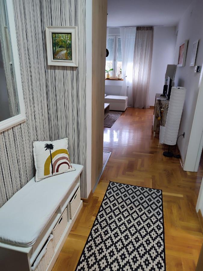 Apartment Rosa โนวีซาด ภายนอก รูปภาพ